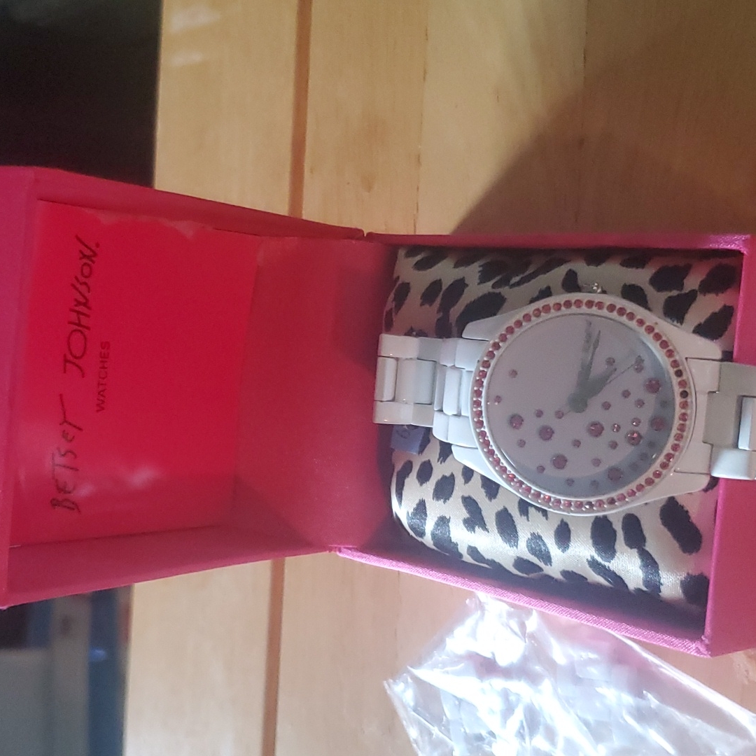 New In Box Betsey Johnson Watch With Links